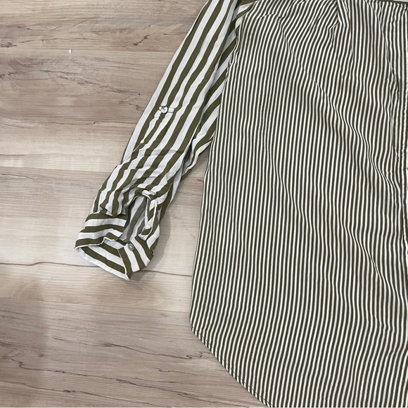 Jane and Delancey Women’s Striped Button Down Size Large - Picture 4 of 10
